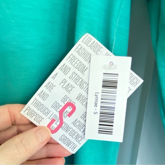 LulaRoe LYNNAE Aqua Long Sleeve NWT Size SMALL - Picture 5 of 5